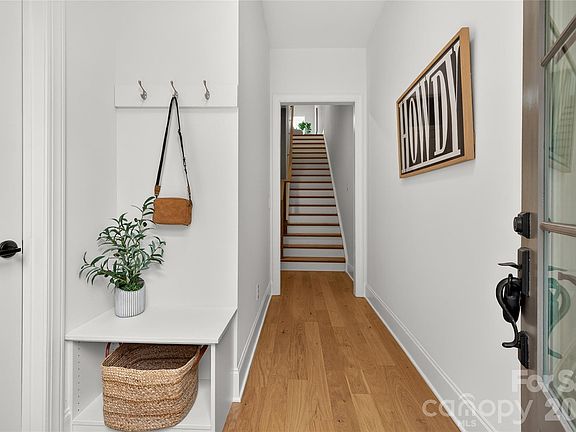 3rd image of 1524 Harrill St