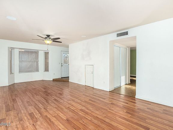 5th image of 904 E Escuda Dr