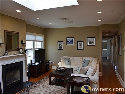 Living Room/Hall