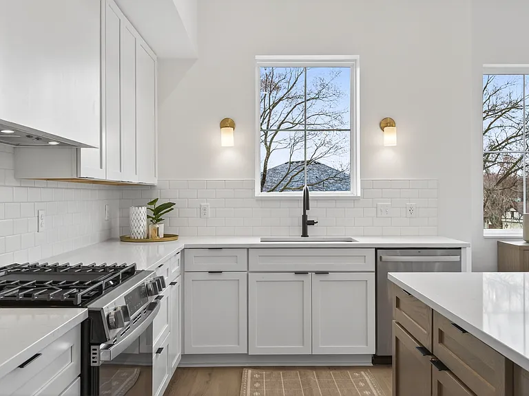 2503 Jansen Ave — Photo 9