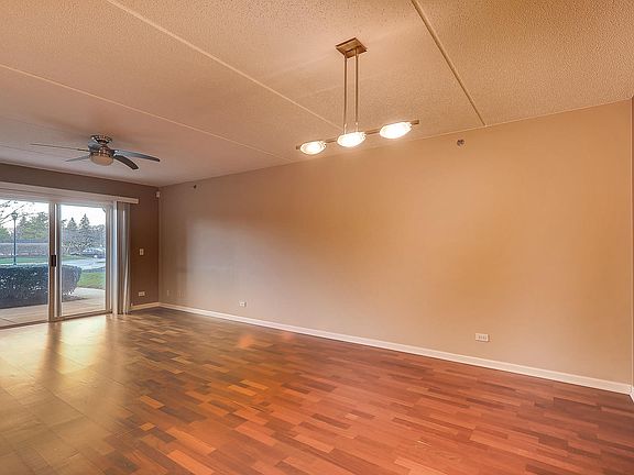 4th image of 720 Creekside Dr Unit 108