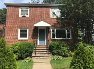 452 Lowell Ave #1, Newtonville, MA 02460