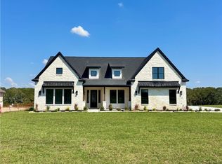 57 River Tree Dr, Blessing, TX 77419