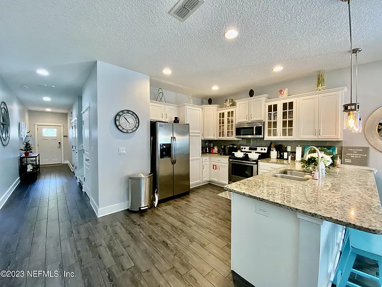 420 5th Ave S — Photo 6