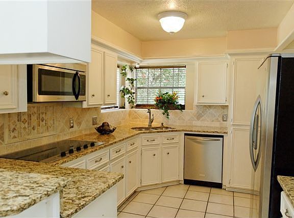 2nd image of 15502 Alderete Dr