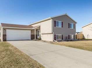 337 Maple Pointe Blvd, Mapleton, ND 58059
