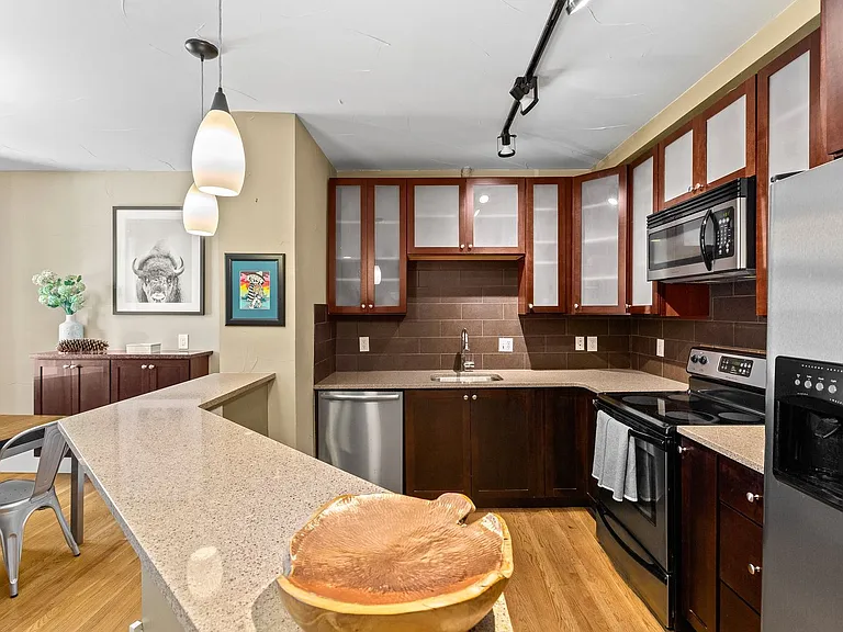 740 N Sherman St #208 — Photo 3