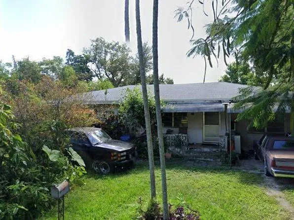 490 NE 112th St, Miami, FL 33161