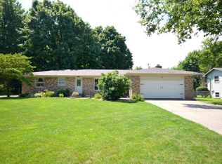 16 Meadow Ln, Goshen, IN 46526