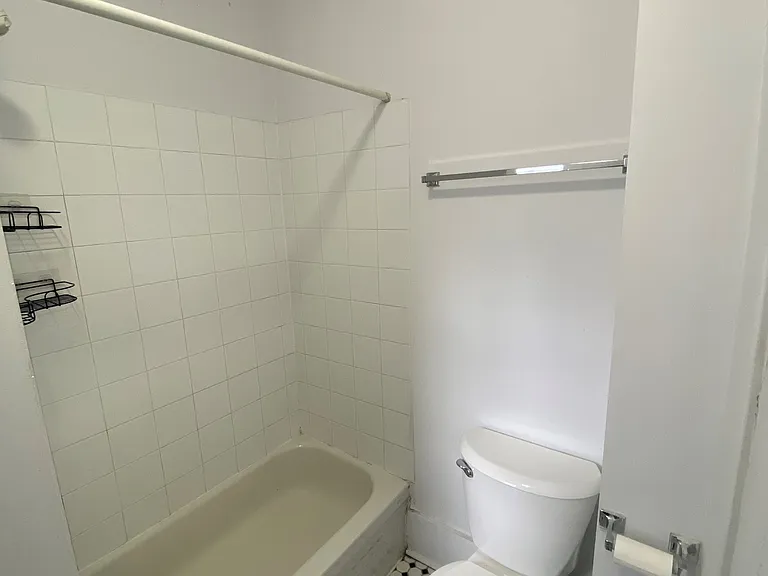 318 Cooper St #6 — Photo 7