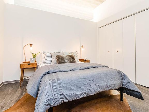 5th image of 1918 N Milwaukee Ave #1BR