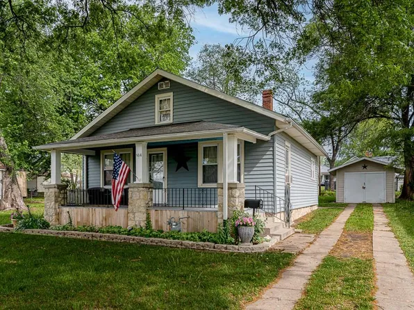 914 Pottawatomie St, Leavenworth, KS 66048