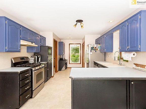 4th image of 12219 E 77th Ter