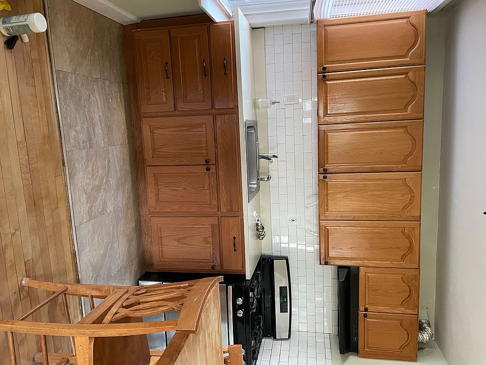 1st image of 283 Parker Ave APT 6