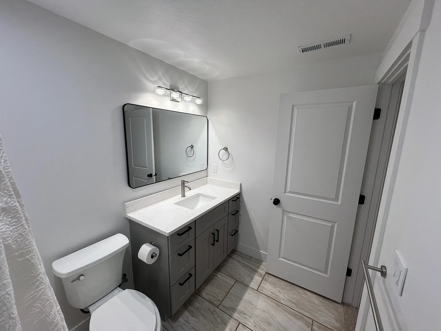 1 bed, 1300 sqft, $1,700 — Photo 4
