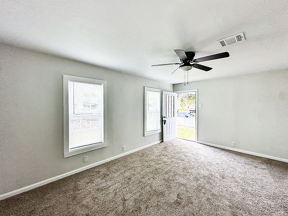3rd image of 4813 Easter Dr