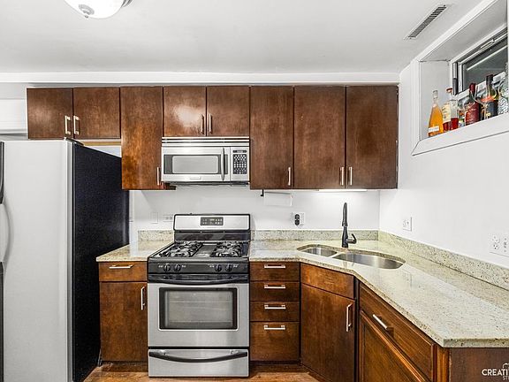 4th image of 3335 W Byron St APT G