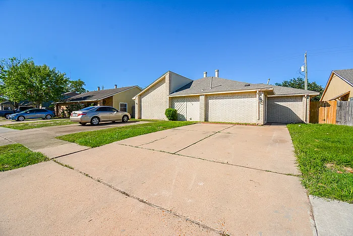 16518 Monte Carlo Ln — Photo 2