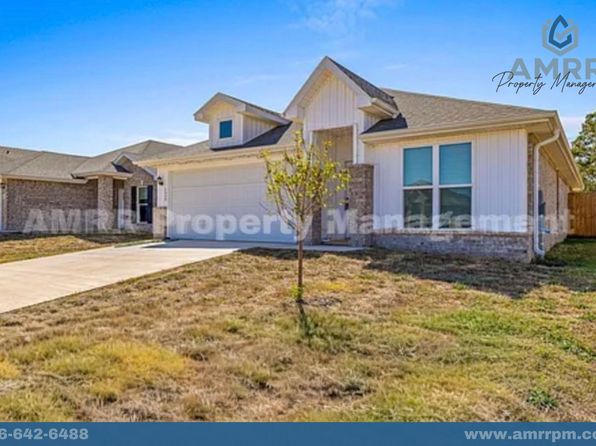 119 SW Vicki St
