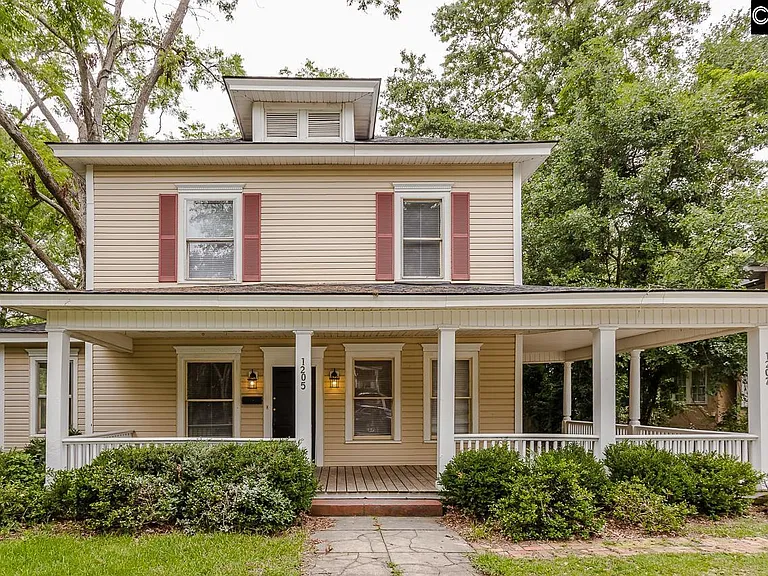 1205 Maple St — Photo 1