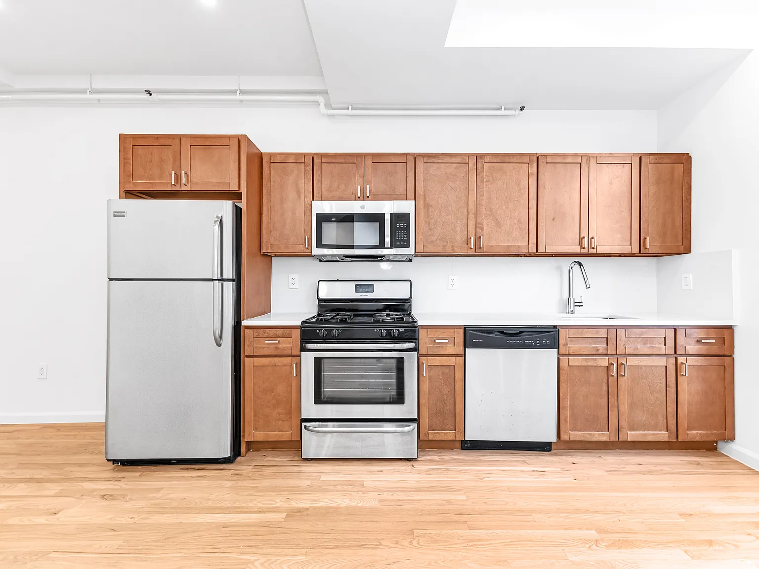 97 Grand Ave — Photo 3
