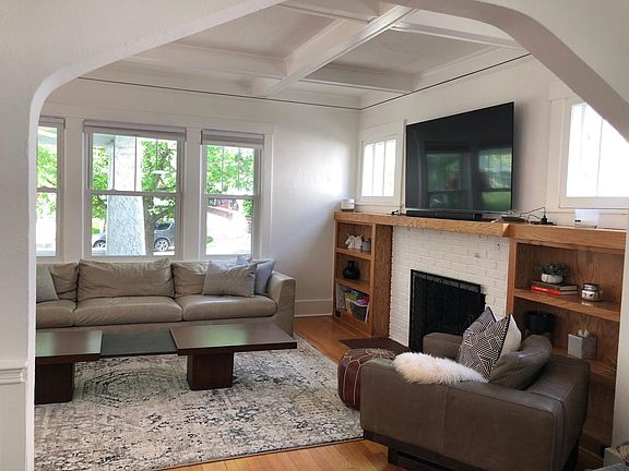 4th image of 5017 Burt St