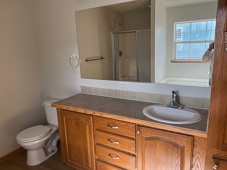 98 Meadowlark Ln — Photo 2