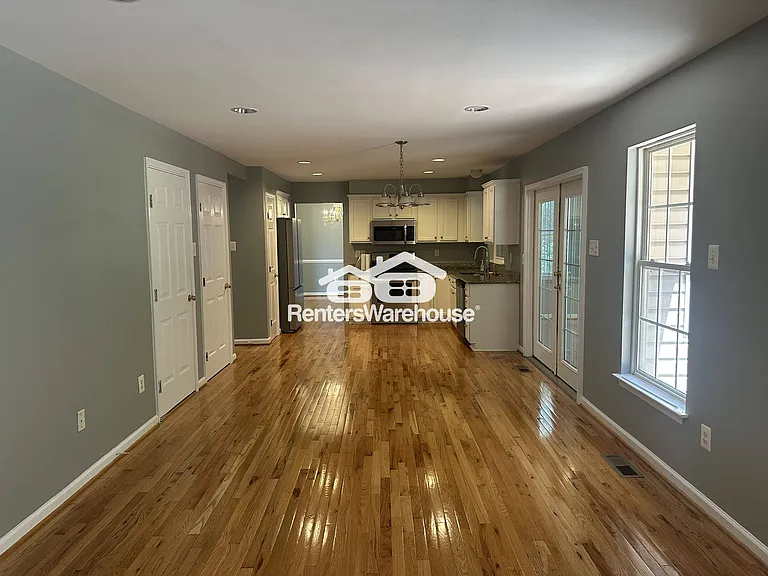 5613 Harvey Ct — Photo 11