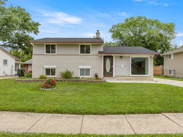 34242 Wilke Dr, Sterling Heights, MI 48310