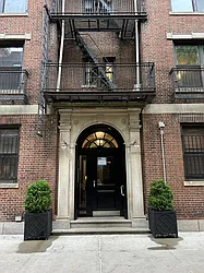 Rented by R New York