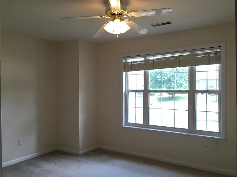 4805 Castlewood Ct — Photo 18