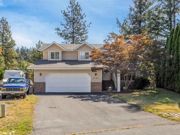 2335 Somerset Ct, West Kelowna, BC V1Z 3L5