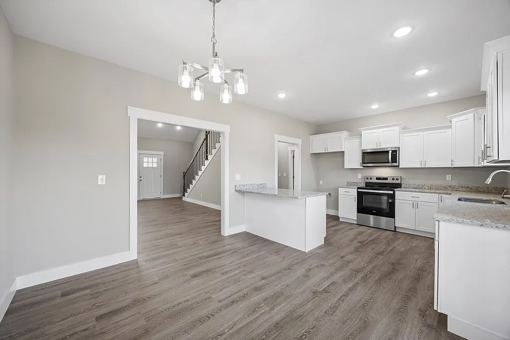 3 bed, 1860 sqft, $2,000 — Photo 3