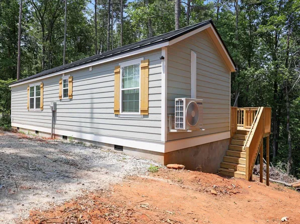 601 Bird Feather Ln, Seneca, SC 29672