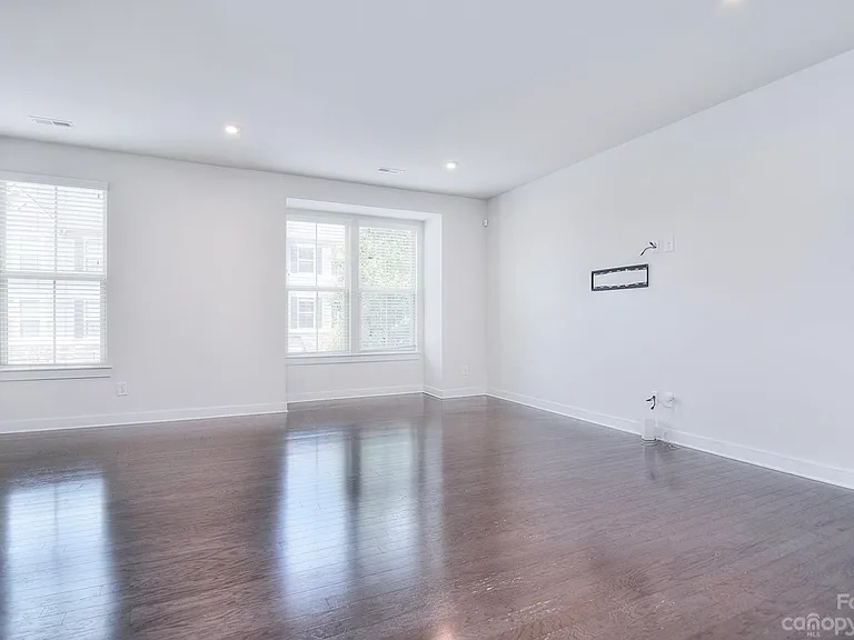1810 Shumard Ln — Photo 20
