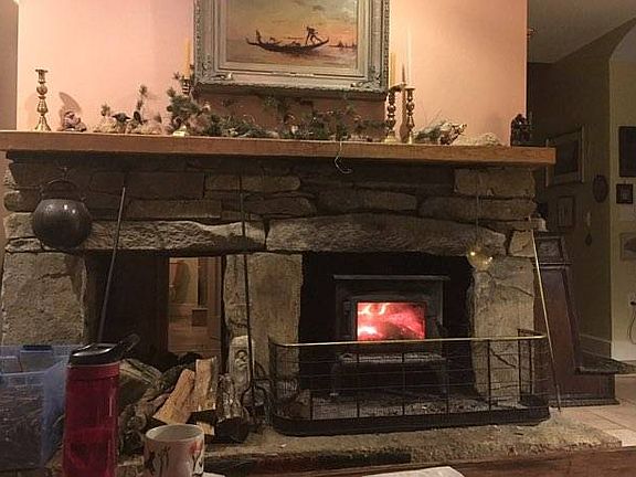 Livingroom fireplace