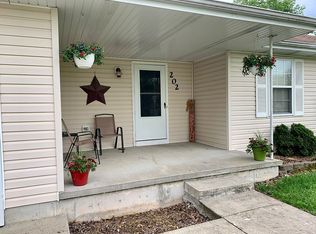 202 E Jean St, Walnut Grove, MO 65770