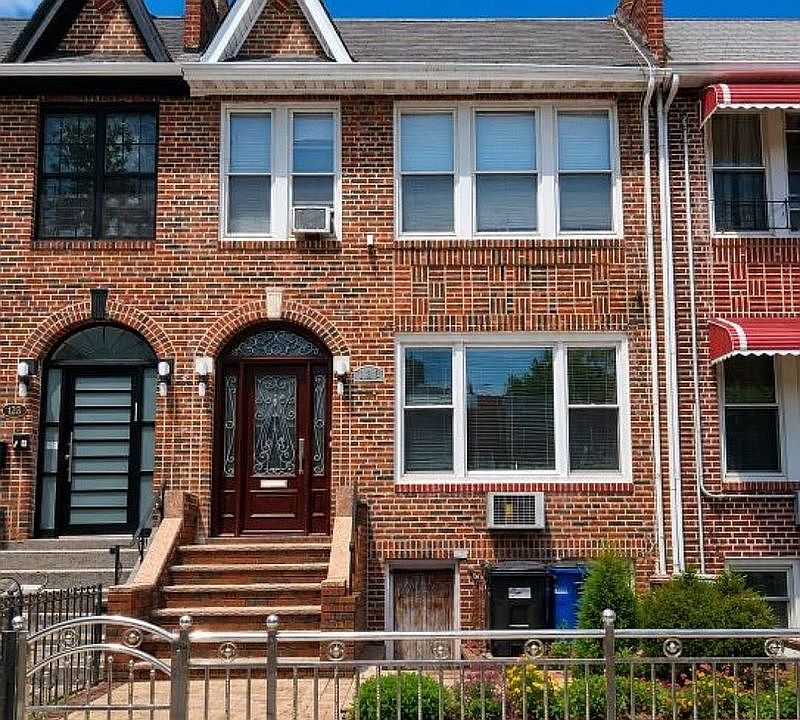 1st image of 127 E 52nd St