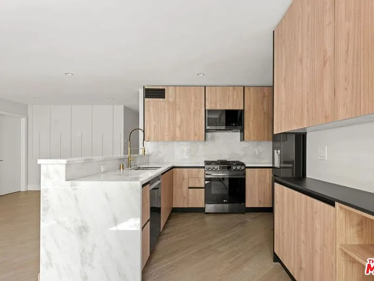 1450 S Crescent Heights Blvd #1/2 — Photo 3