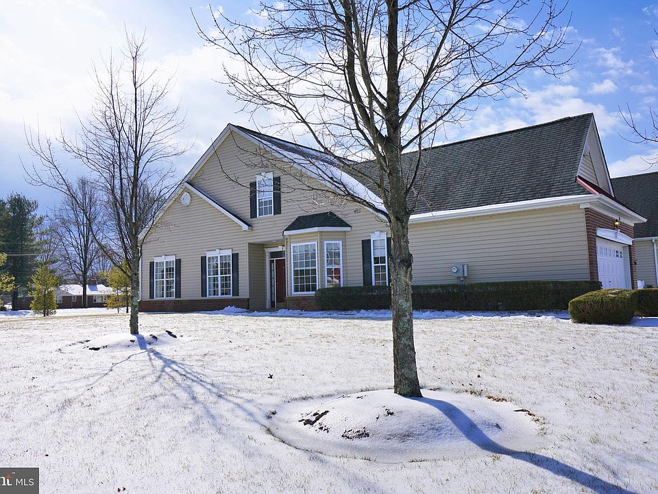 1st image of 136 Devonshire Way