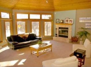 W232N6984 Waukesha Ave, Sussex, WI 53089