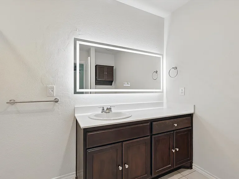 1530 Woodlake Dr — Photo 12