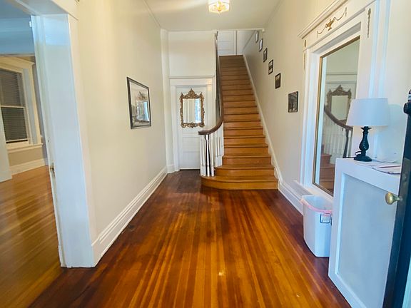 Common foyer