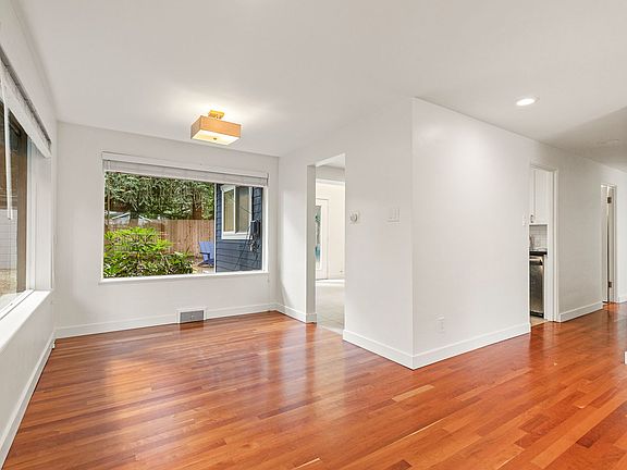 4th image of 2955 72nd Ave SE