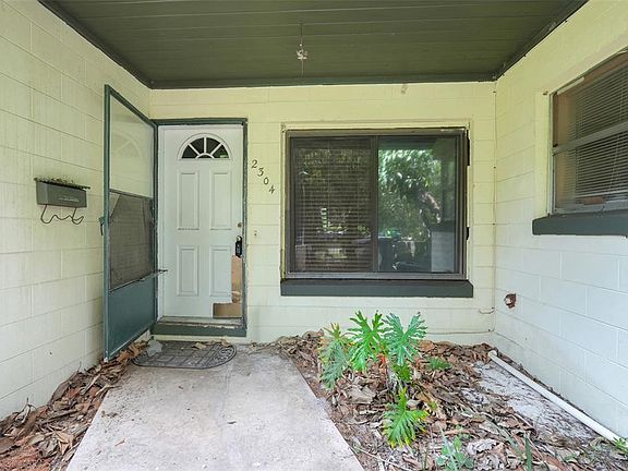 3rd image of 2304 COLTON DRIVE
