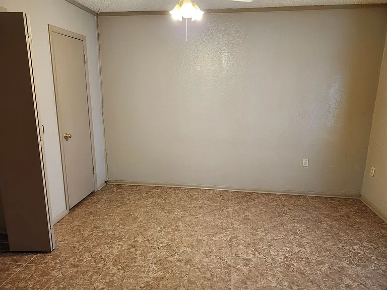 207 N 4th St #2 — Photo 9