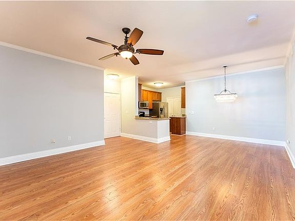 3rd image of 20158 Cohasset St