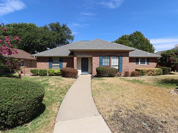2nd image of 3709 Racquet Ct