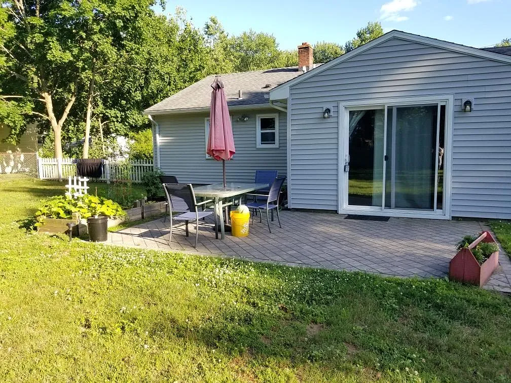Hellstrom Rd, East Haven — Photo 4