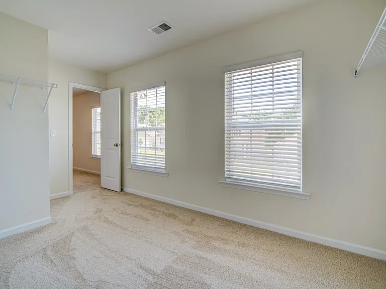 584 Craftsman Ln — Photo 23
